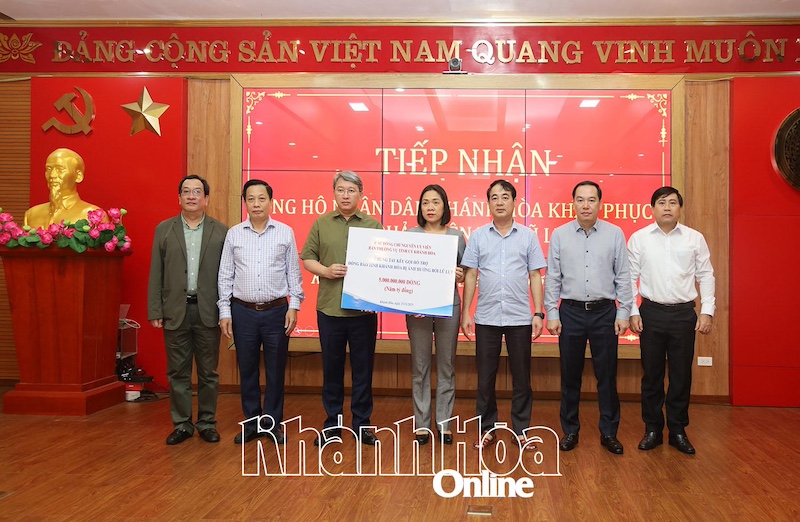 Các nguyên lãnh đạo tỉnh vận động hỗ trợ tỉnh Khánh Hòa 5 tỷ đồng khắc phục hậu quả thiên tai